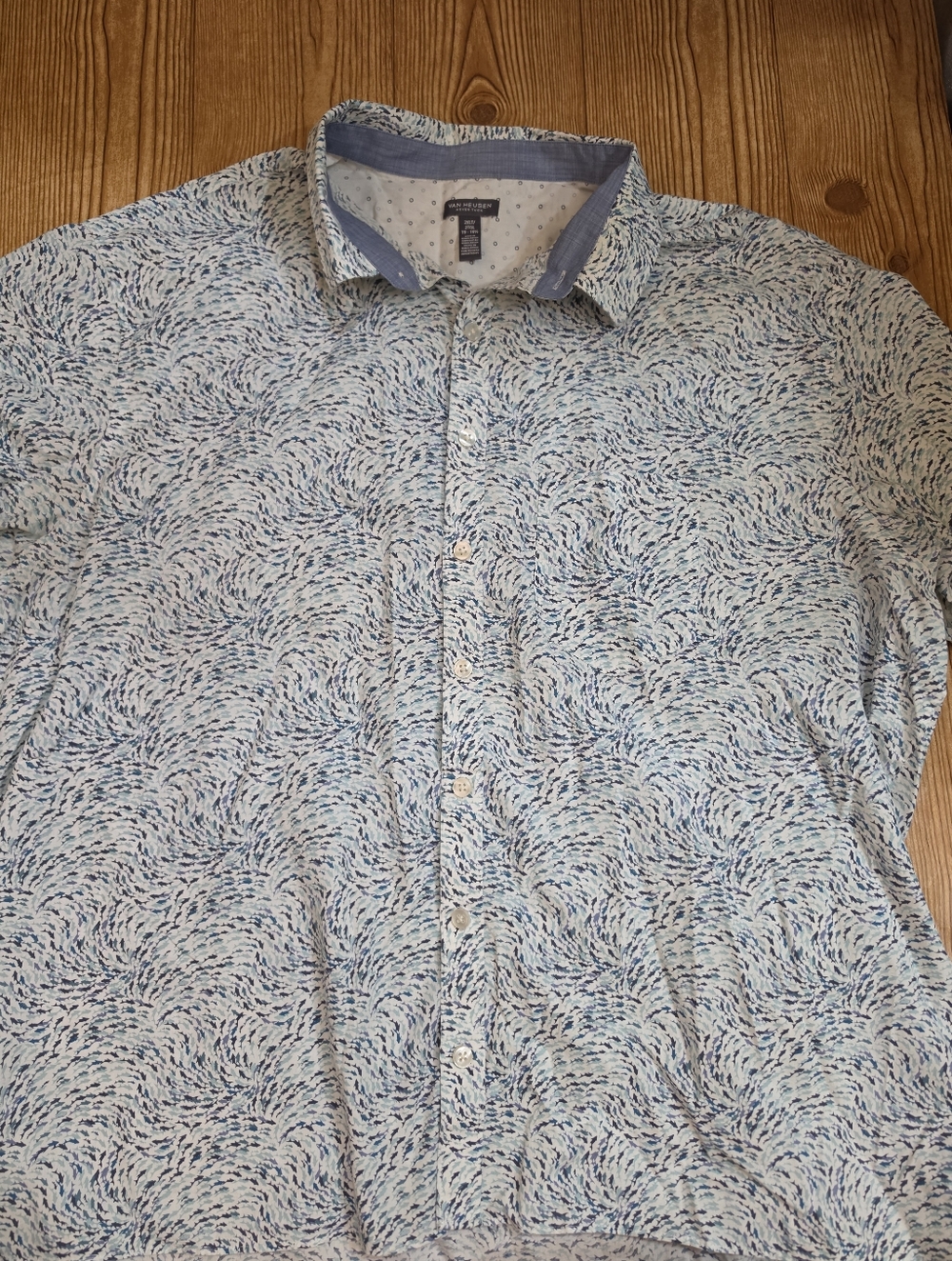 Van Huesen Shark Button Up Mens 2XLT